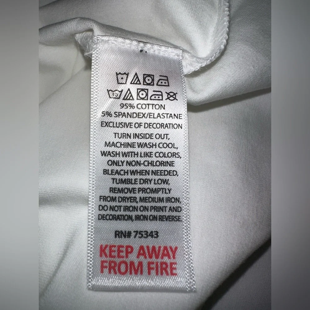 Boys Size 7/8 Tommy Bahama 2 Piece Dinosaur Set - Picture 6 of 6